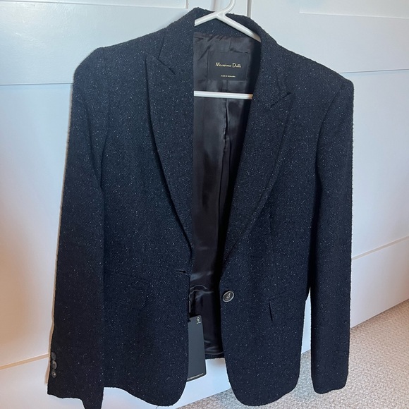 BNWT Navy Wool/polyester blazer perfect for fall to dress up or down! - Picture 1 of 6